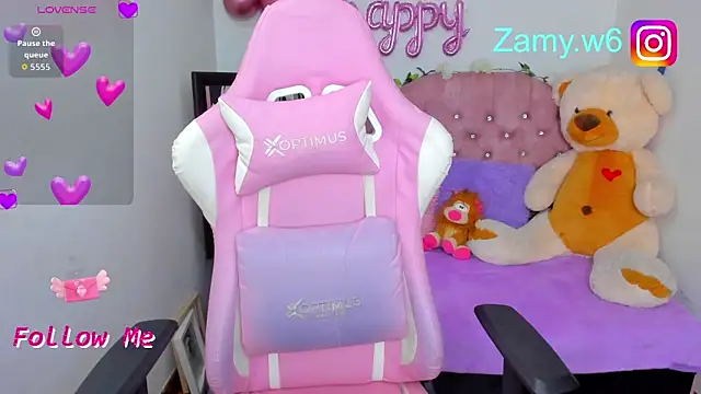 Snapshot of karla_cute01 chatting on October 4, 5:05 am karla cute01 online show from October 4, 5:05 am