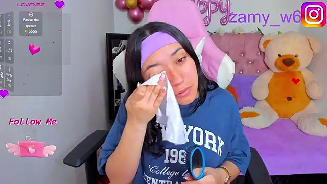 Snapshot of karla_cute01 chatting on October 24, 10:11 am karla cute01 online show from October 24, 10:11 am