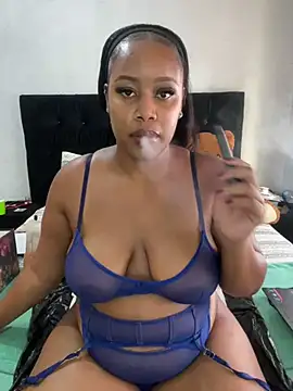 MimiCurves online show from January 7, 3:33 pm