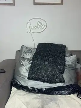 MimiCurves online show from March 13, 2:38 am