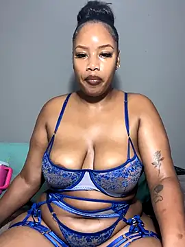 MimiCurves online show from November 20, 9:20 am