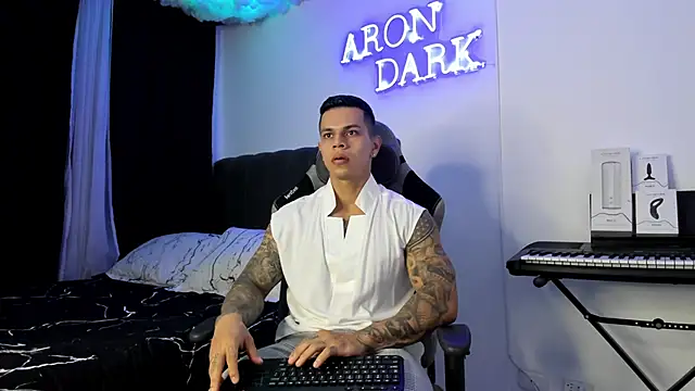 Aron Dark online show from December 11, 2:19 am