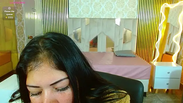 martinna tay online show from February 7, 3:10 am