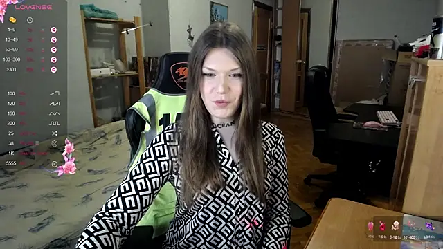 Snapshot of MicheleDoll chatting on December 2, 10:18 am MicheleDoll online show from December 2, 10:18 am