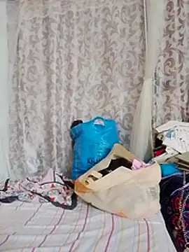 Snapshot of LOVELY-2BERRY chatting on February 19, 6:20 am LOVELY-2BERRY online show from February 19, 6:20 am