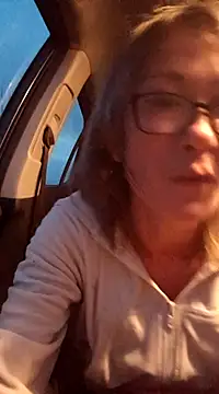 Snapshot of Timide_girl2 chatting on February 13, 5:54 pm Timide girl2 online show from February 13, 5:54 pm