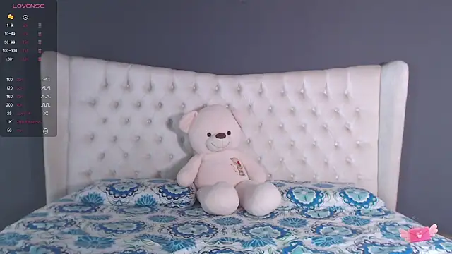 nichole bree  online show from January 10, 6:17 pm