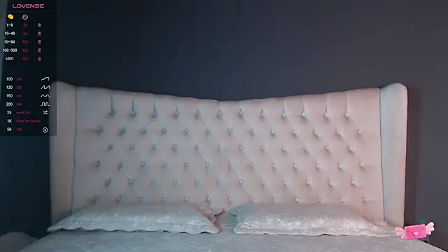 nichole bree  online show from January 21, 11:13 am