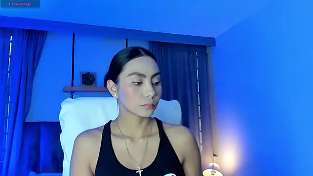 nichole bree  online show from February 20, 12:04 pm