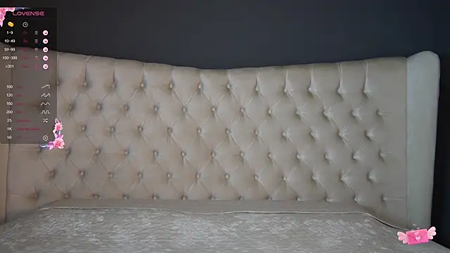 nichole bree  online show from February 27, 11:41 am