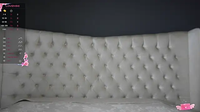 nichole bree  online show from February 28, 11:25 am