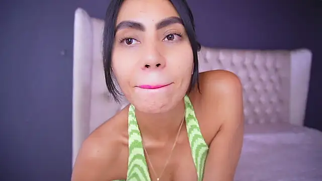 nichole bree  online show from October 14, 7:14 pm