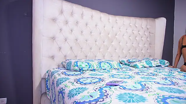 nichole bree  online show from November 2, 11:23 am