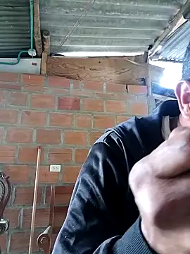 Snapshot of Janle_19c chatting on December 4, 4:49 pm Janle 19c online show from December 4, 4:49 pm