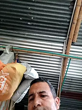 Snapshot of Janle_19c chatting on April 4, 12:24 pm Janle 19c online show from April 4, 12:24 pm