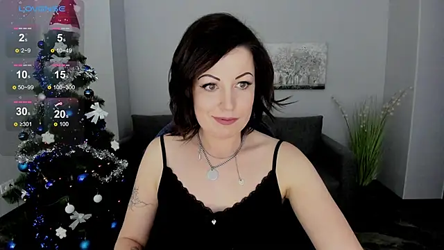 Emily Midlton online show from December 28, 4:30 pm