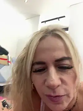 LARIANA RIVERA23 online show from December 25, 7:46 am