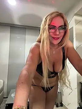 Snapshot of LARIANA_RIVERA23 chatting on March 18, 5:10 am LARIANA RIVERA23 online show from March 18, 5:10 am