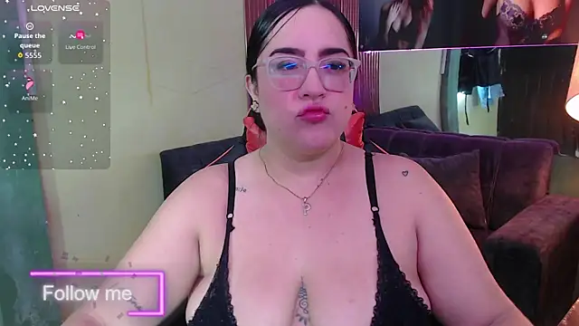 Sofiia davis23 online show from May 11, 1:28 pm