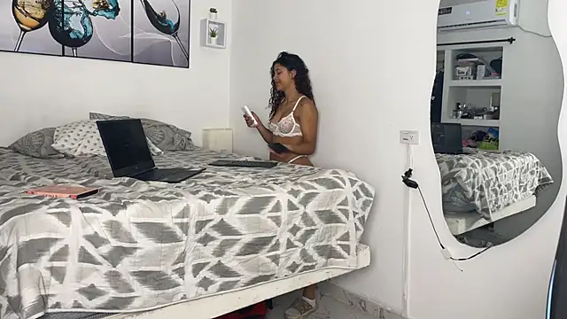 wendy alejo1712 online show from October 17, 12:25 am