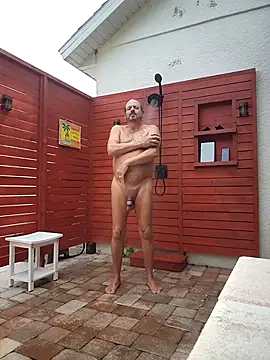 theclubist111 online show from May 11, 3:40 pm