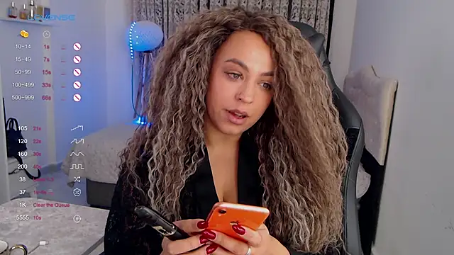  Just a queen 3 online show from October 12, 5:23 pm