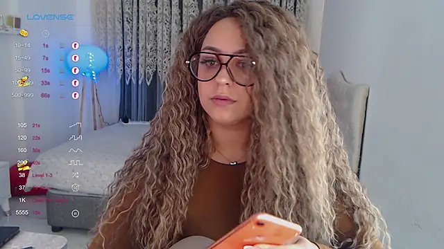  Just a queen 3 online show from November 18, 11:47 am