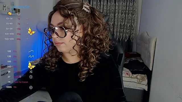  Just a queen 3 online show from February 3, 7:13 am