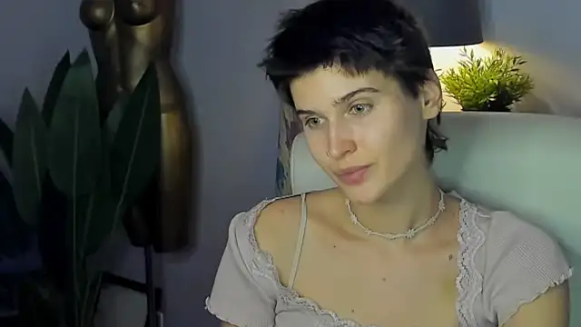 Snapshot of sarah_perfect chatting on October 9, 2:15 pm sarah perfect online show from October 9, 2:15 pm