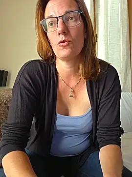 Snapshot of SpiceLea chatting on May 14, 12:12 pm SpiceLea online show from May 14, 12:12 pm
