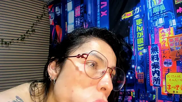 Snapshot of rosse_2504 chatting on March 4, 9:00 pm rosse 2504 online show from March 4, 9:00 pm