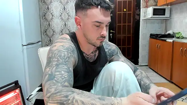 Snapshot of Jonmusclemaster chatting on February 26, 9:03 pm Jonmusclemaster online show from February 26, 9:03 pm