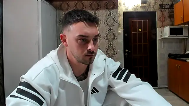 Snapshot of Jonmusclemaster chatting on February 27, 9:37 pm Jonmusclemaster online show from February 27, 9:37 pm