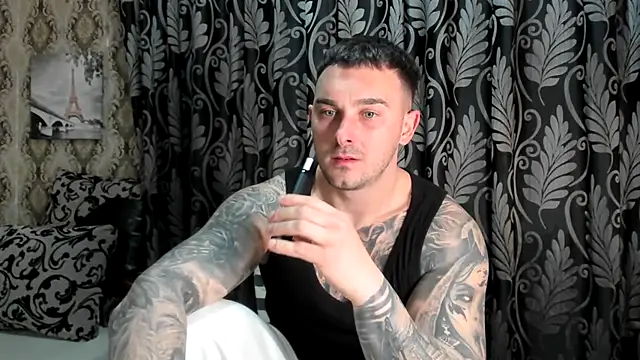 Snapshot of Jonmusclemaster chatting on March 23, 9:08 pm Jonmusclemaster online show from March 23, 9:08 pm