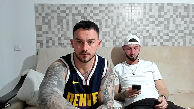 Snapshot of Jonmusclemaster chatting on April 5, 7:44 pm Jonmusclemaster online show from April 5, 7:44 pm