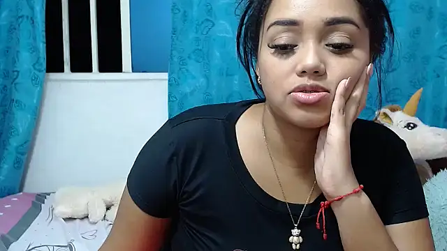 Snapshot of kiara_milf_ chatting on January 11, 3:55 am kiara milf online show from January 11, 3:55 am