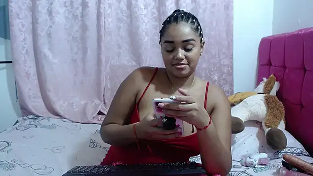 Snapshot of kiara_milf_ chatting on March 7, 1:20 am kiara milf online show from March 7, 1:20 am