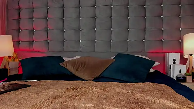 Poacahontasfg online show from September 11, 4:01 am