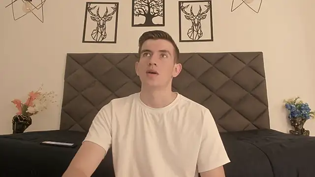 Snapshot of MikaelSlow chatting on January 21, 3:48 am MikaelSlow online show from January 21, 3:48 am