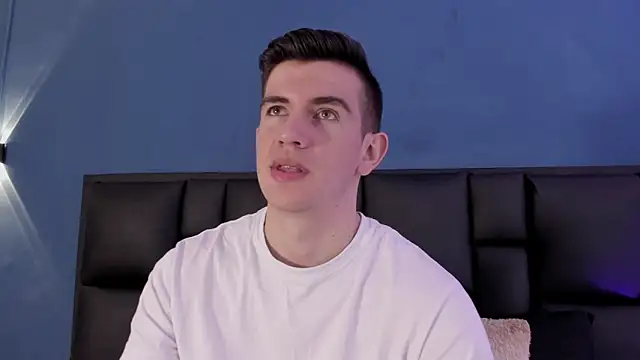 Snapshot of MikaelSlow chatting on September 12, 4:01 am MikaelSlow online show from September 12, 4:01 am