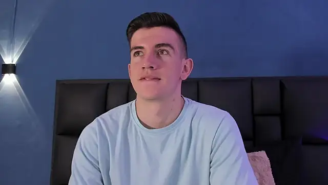 Snapshot of MikaelSlow chatting on September 18, 4:03 am MikaelSlow online show from September 18, 4:03 am