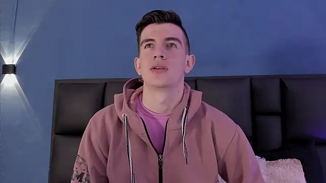 Snapshot of MikaelSlow chatting on September 20, 3:51 am MikaelSlow online show from September 20, 3:51 am