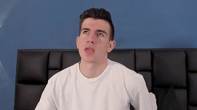 Snapshot of MikaelSlow chatting on September 28, 10:48 pm MikaelSlow online show from September 28, 10:48 pm