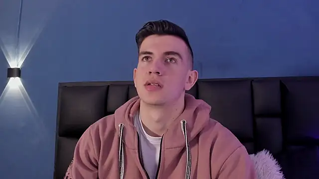 Snapshot of MikaelSlow chatting on October 1, 3:56 am MikaelSlow online show from October 1, 3:56 am