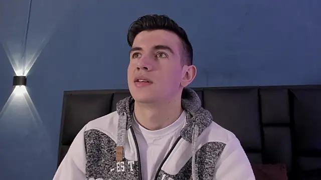 Snapshot of MikaelSlow chatting on October 8, 3:26 am MikaelSlow online show from October 8, 3:26 am