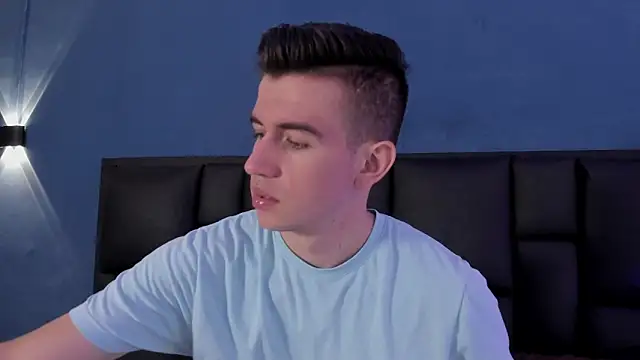 Snapshot of MikaelSlow chatting on October 16, 3:51 am MikaelSlow online show from October 16, 3:51 am