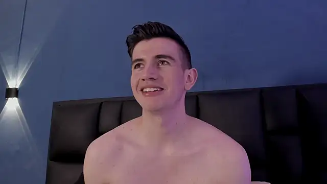 Snapshot of MikaelSlow chatting on October 18, 4:15 am MikaelSlow online show from October 18, 4:15 am