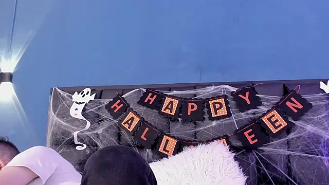 Snapshot of MikaelSlow chatting on October 22, 4:02 am MikaelSlow online show from October 22, 4:02 am