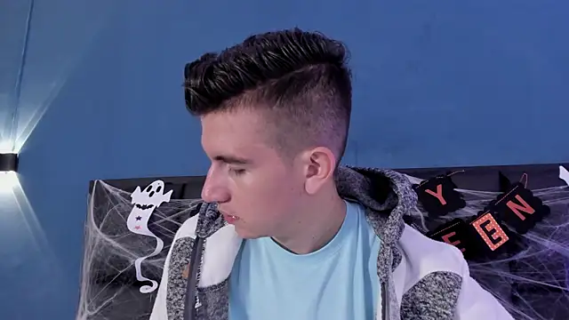 Snapshot of MikaelSlow chatting on October 23, 4:01 am MikaelSlow online show from October 23, 4:01 am