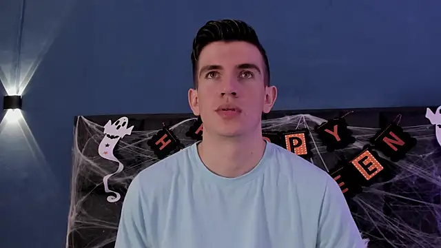 Snapshot of MikaelSlow chatting on October 26, 3:56 am MikaelSlow online show from October 26, 3:56 am